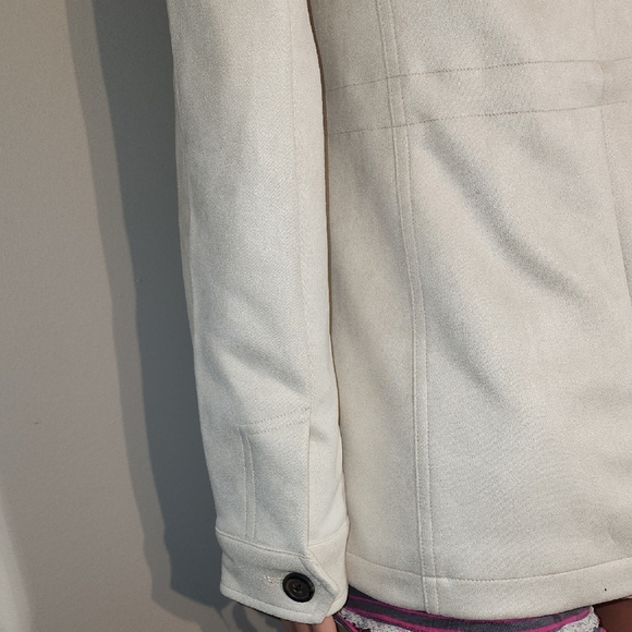 Rachel Cream Utility Jacket with Structured Design - Picture 10 of 15